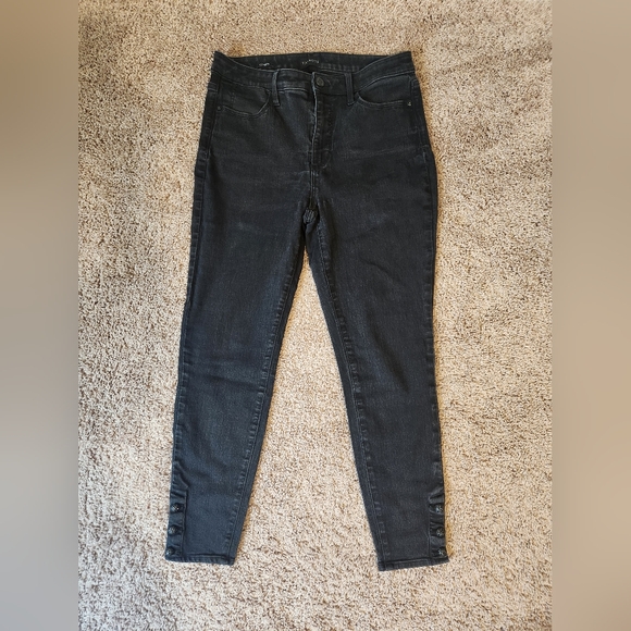 Jeans - Picture 1 of 5